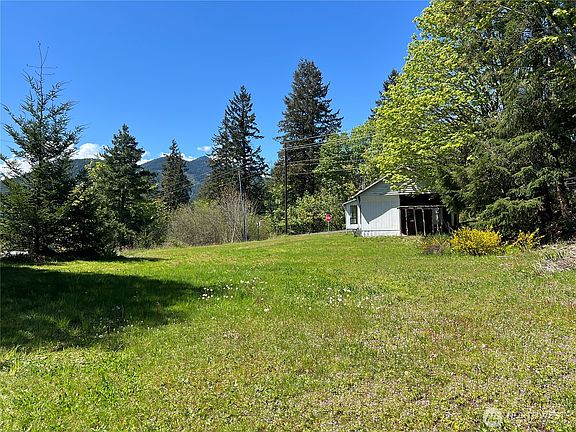 3rd image of 309885 Highway 101