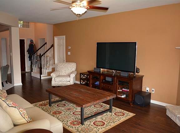 4th image of 902 Brittany Dr