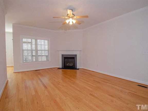 4th image of 746 Parkside Townes Ct
