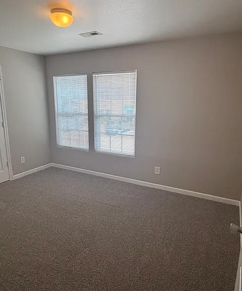 Windsor Hills Condominiums — Photo 11