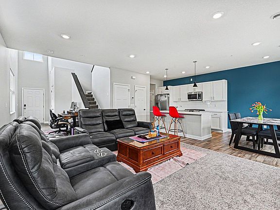 3rd image of 10529 Weston Way N