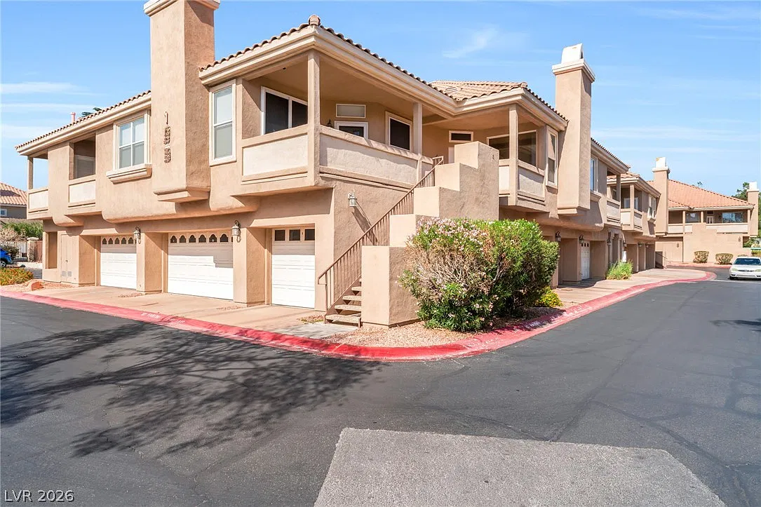 2 bed, 2.0 bath, 1108 sqft, $1,600 — Photo 1