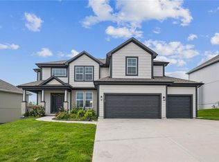 19527 W 116th St, Olathe, KS 66061