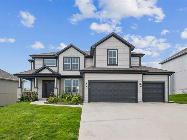 19527 W 116th St, Olathe, KS 66061