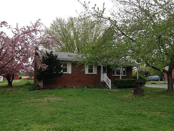 1st image of 734 Fairfax Pike