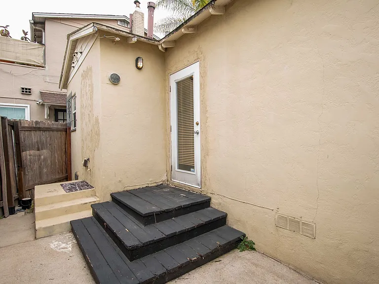 4072 Meade Ave — Photo 10
