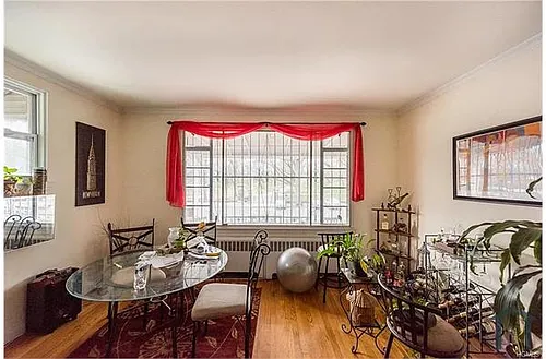 2400 Bronx Park E Photo 1