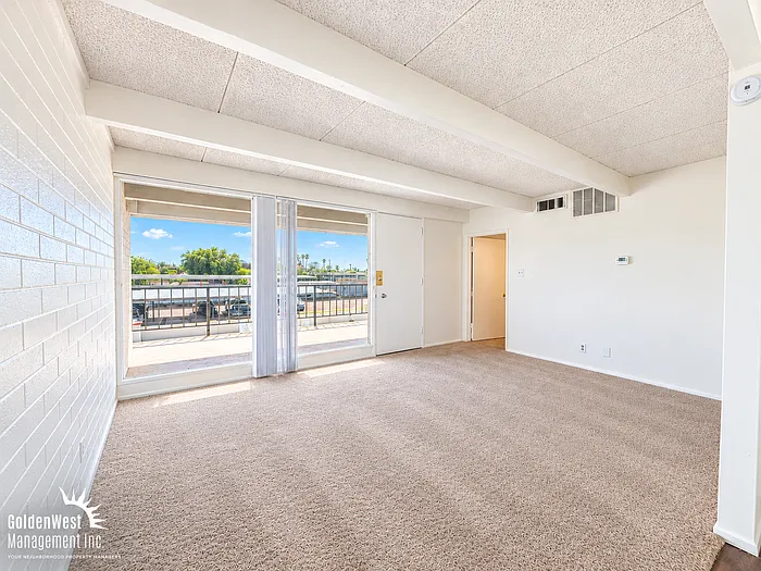 2 bed, 2.0 bath, 1000 sqft, $1,100 — Photo 1