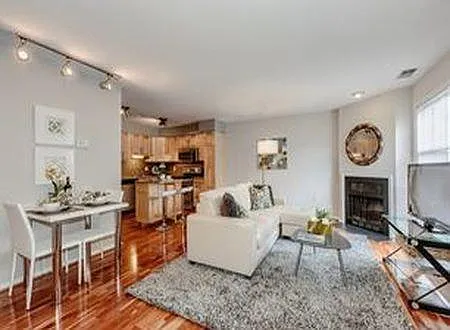Living room (photo from previous listing)