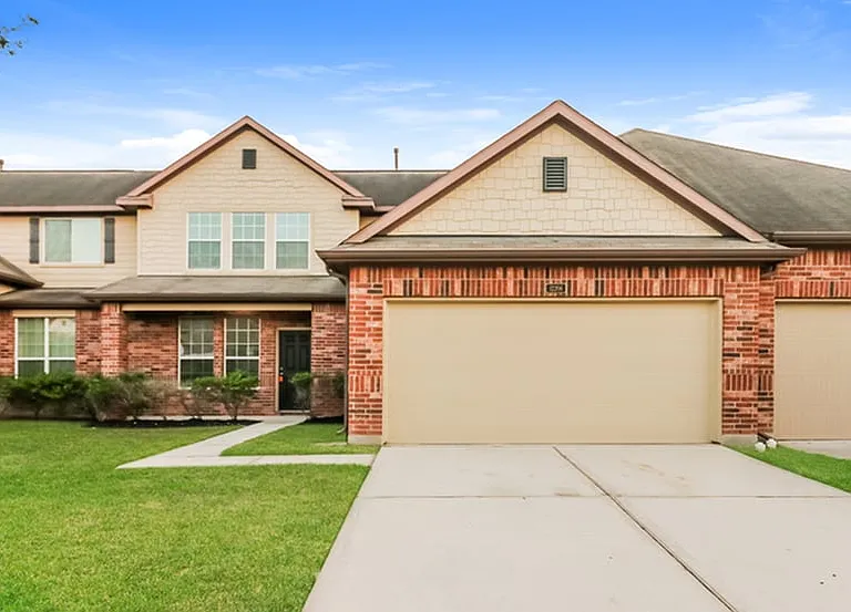 12206 Ghita Ln — Photo 1