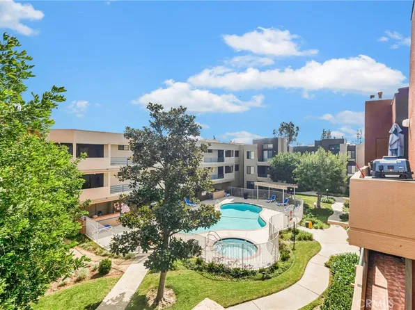 7826 Topanga Canyon Blvd APT 310, Canoga Park, CA 91304