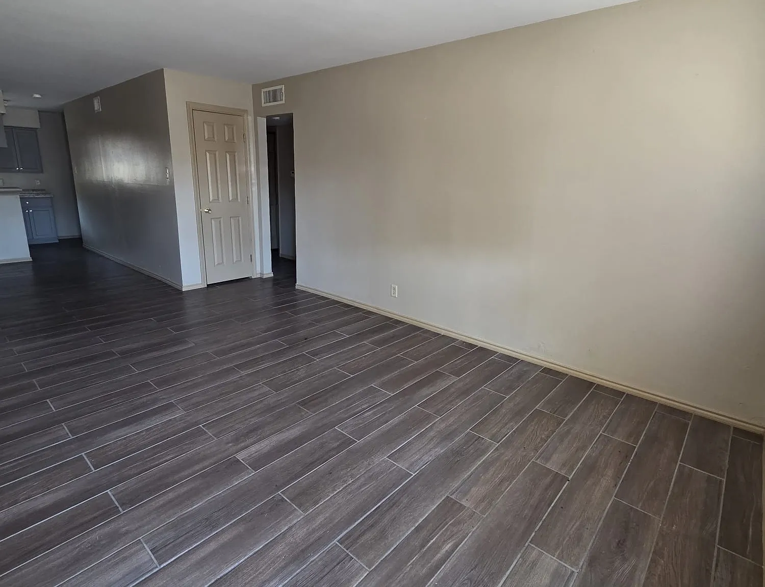 2 bed, 800 sqft, $875 — Photo 2