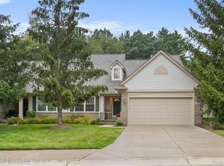 109 Four Seasons Dr, Lake Orion, MI