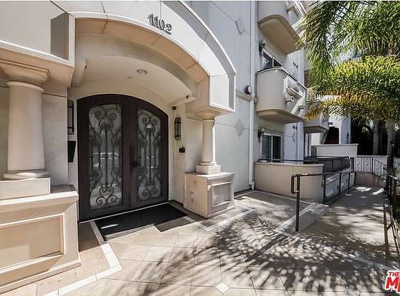 2nd image of 1102 Rexford Dr #Penthouse 1