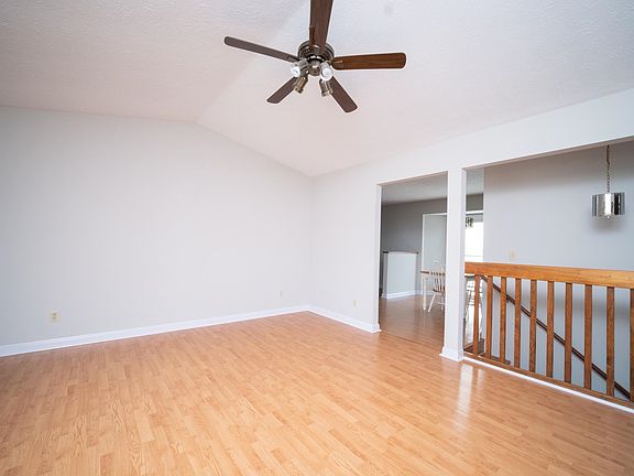4th image of 4933 Clearsky Dr