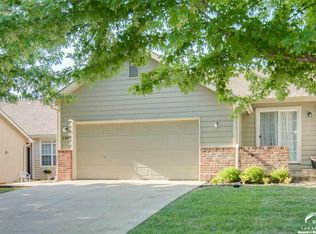 5209 Congressional Pl, Lawrence, KS 66049
