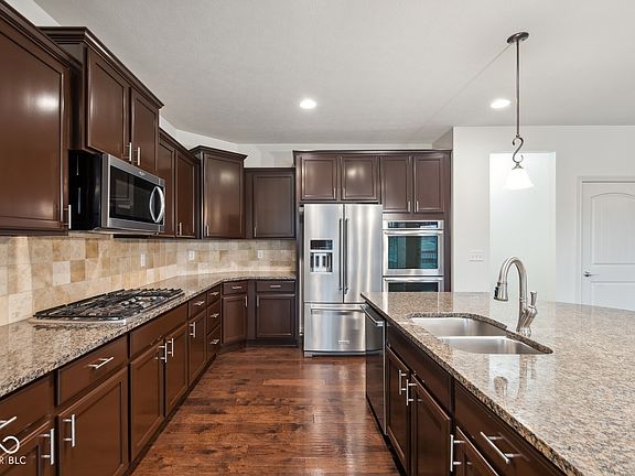 5th image of 857 Viking Sunrise Ln