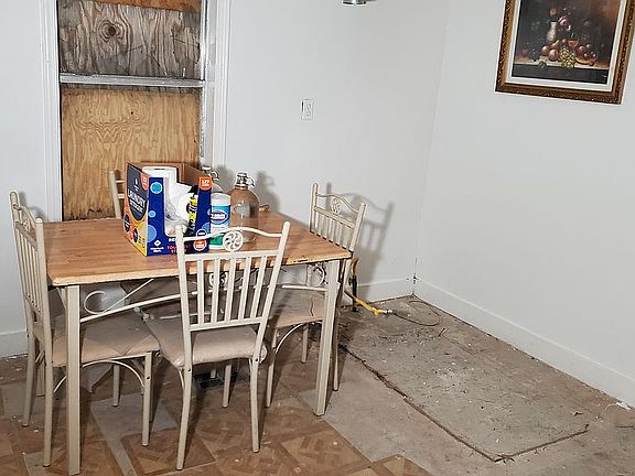 4th image of 526 Lucy Ave