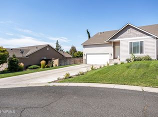 214 N 78th Ave, Yakima, WA 98908