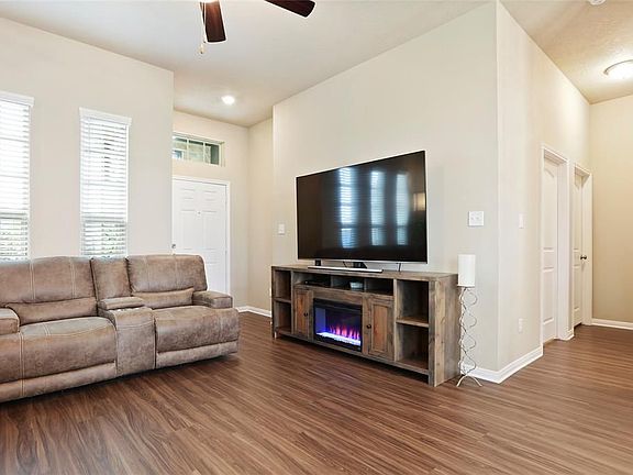 3rd image of 126 Scenic Hills Ct