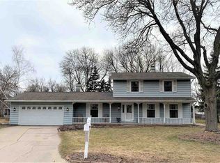 3642 Ulmcrest Ct, Green Bay, WI 54301