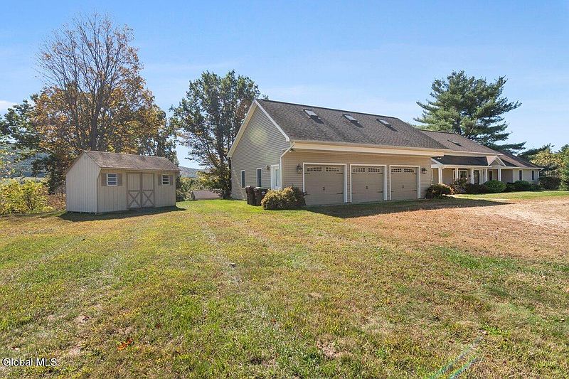 4th image of 262 Binninger Road