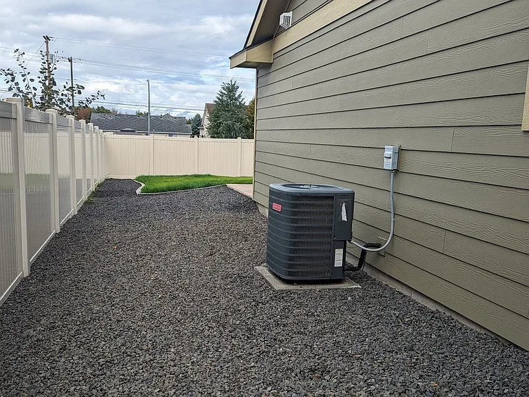 2537 N Lehigh Ct — Photo 17