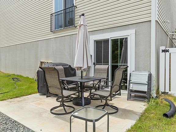 4th image of 1407 Bridgewater Dr