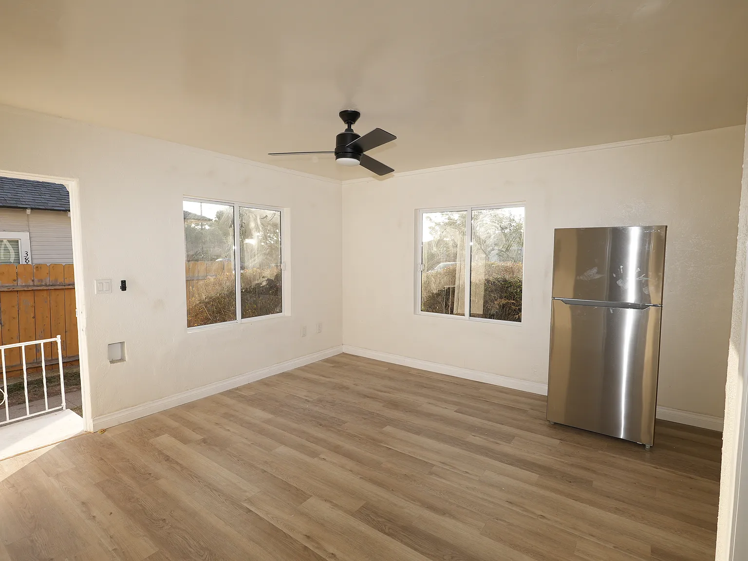 2 bed, 600 sqft, $2,850 — Photo 3
