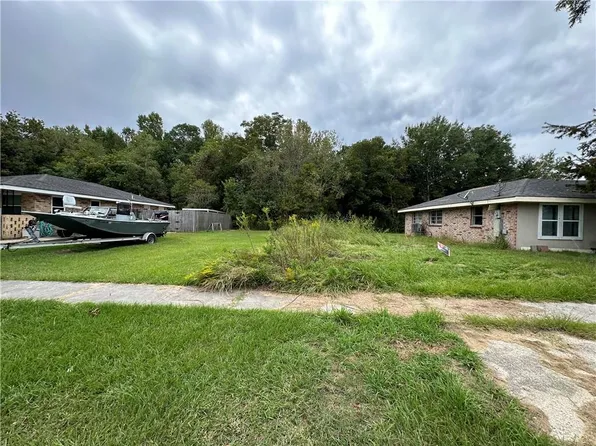 1828 Heights Dr, Saint Bernard, LA 70085