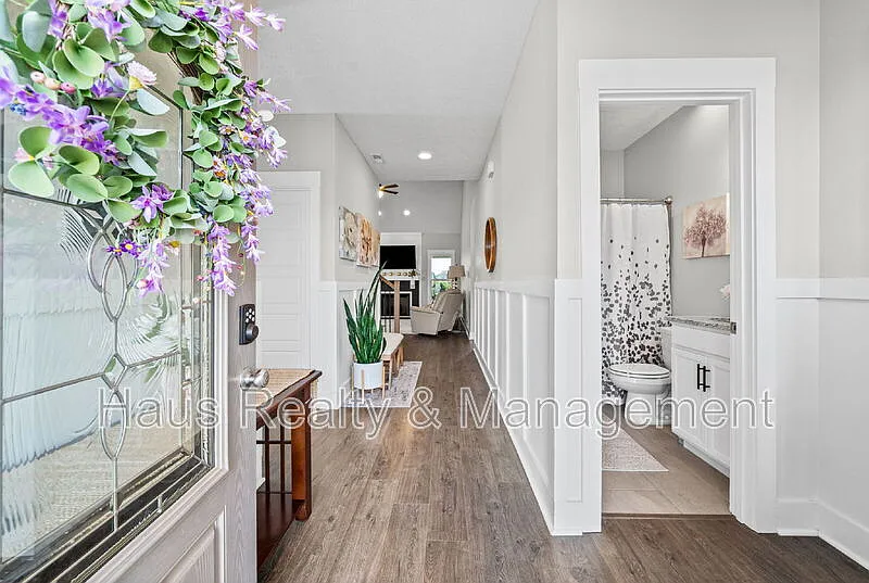 4 bed, 3.0 bath, 2450 sqft, $2,600 — Photo 3