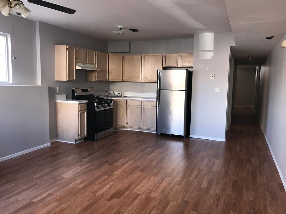 1st image of 20 Pheasant Ln