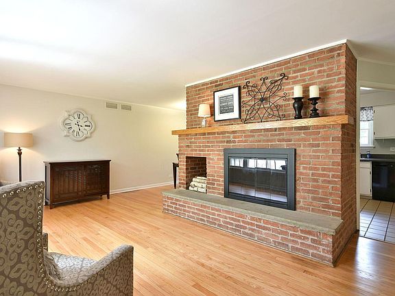 5th image of 3S175 Elmwood Ct