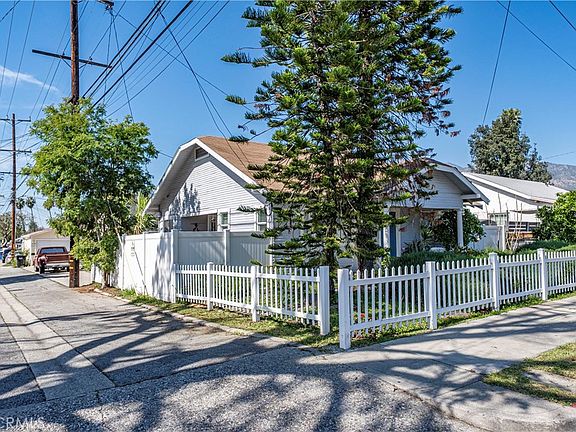 2nd image of 709 S Magnolia Ave