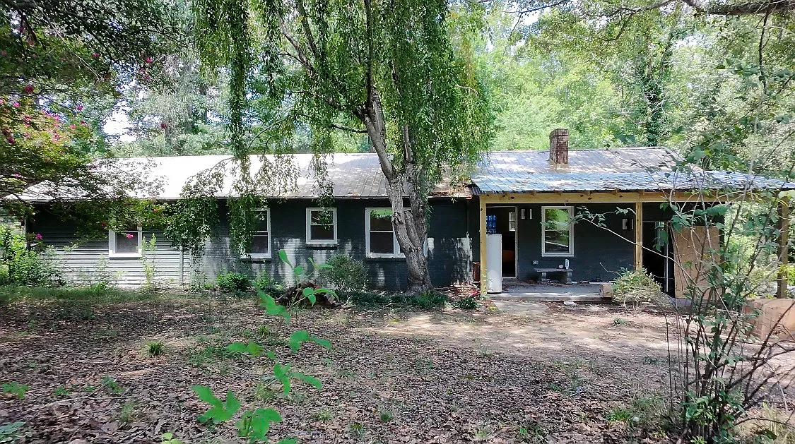 4 bed, 1900 sqft, $3,250 — Photo 1