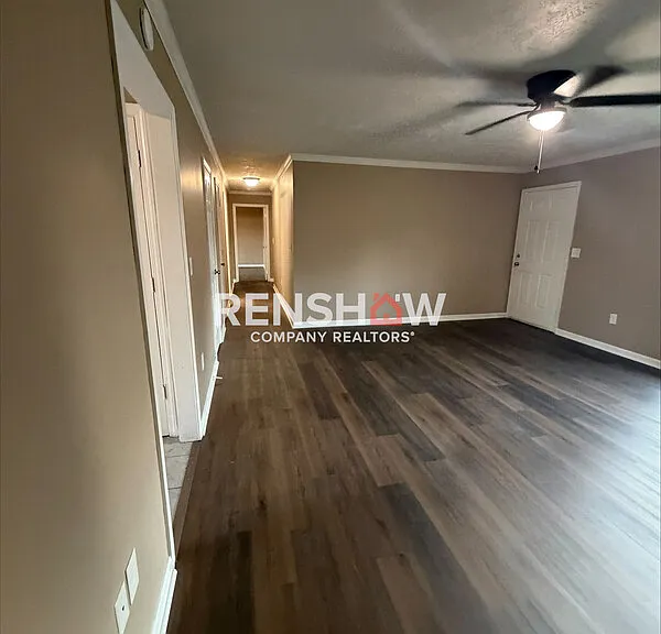 57 Derbyshire Dr — Photo 4