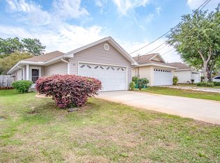 20 2nd St, Shalimar, FL 32579
