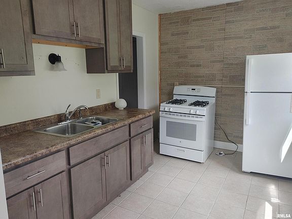 3rd image of 1417 College Ave