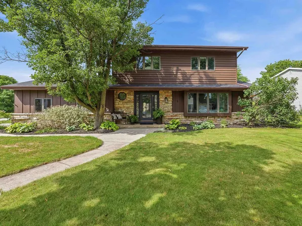 5 Eastbrook Ln, Fond Du Lac, WI 54935