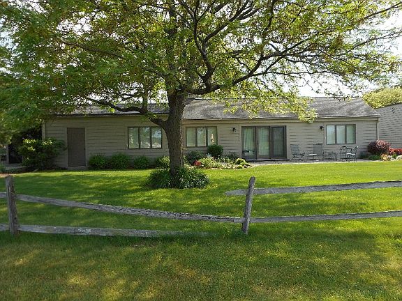3rd image of 6333 Golf Lakes Ct
