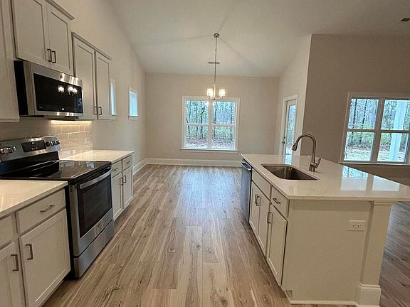 5th image of 2410 Starling Lane