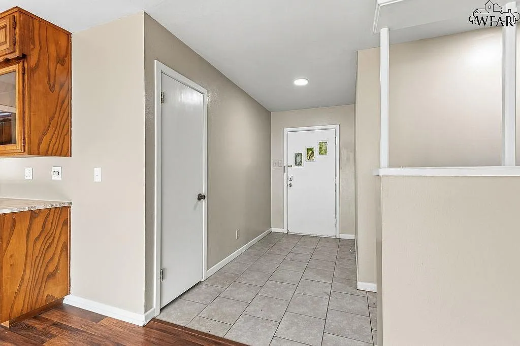 3 bed, 2.0 bath, 1400 sqft, $1,495 — Photo 3