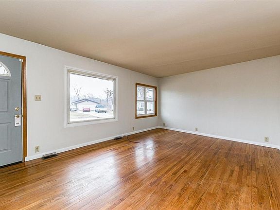 4th image of 4309 Ozark St NE