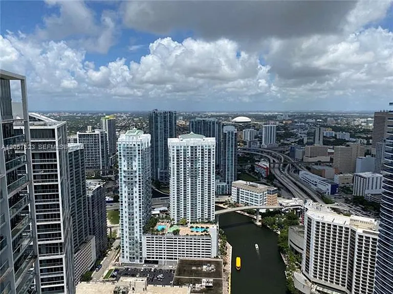 465 Brickell Ave #CU-5304 — Photo 8
