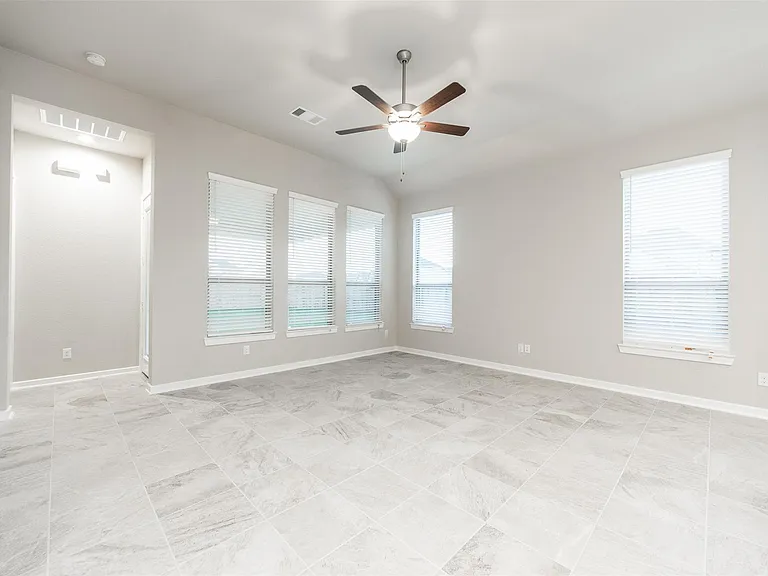 8706 Fox Trail Dr — Photo 7