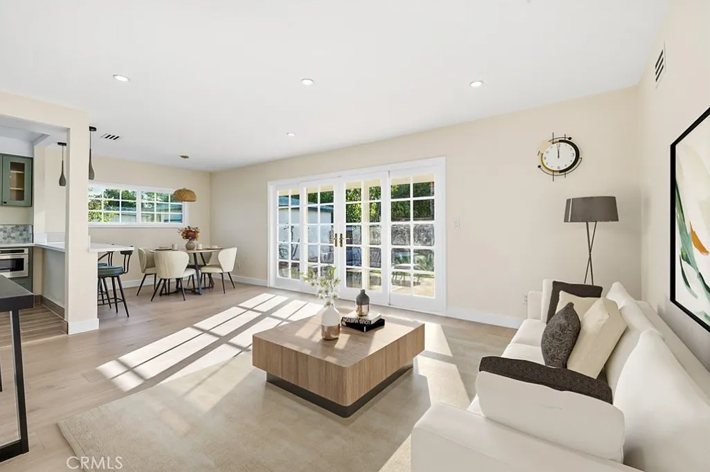 4 bed, 1479 sqft, $5,200 — Photo 1