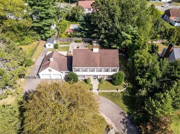 159 Braemoor Rd, Brockton, MA 02301
