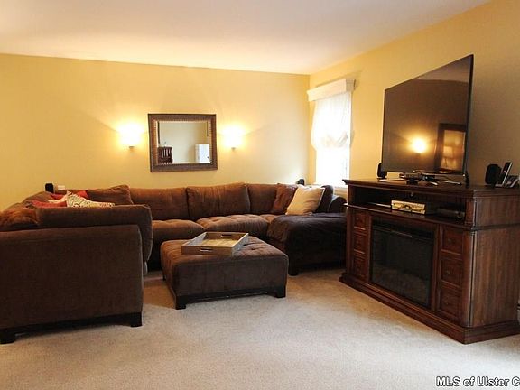 5th image of 221 Sterling Pl