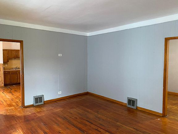 4th image of 6718 Worley Ave #1