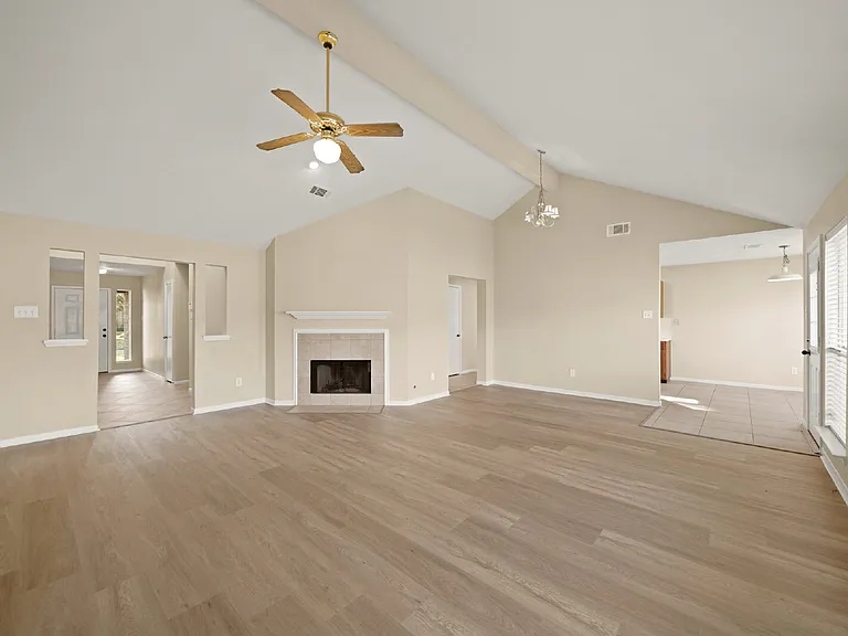 6355 Northland Dr — Photo 20
